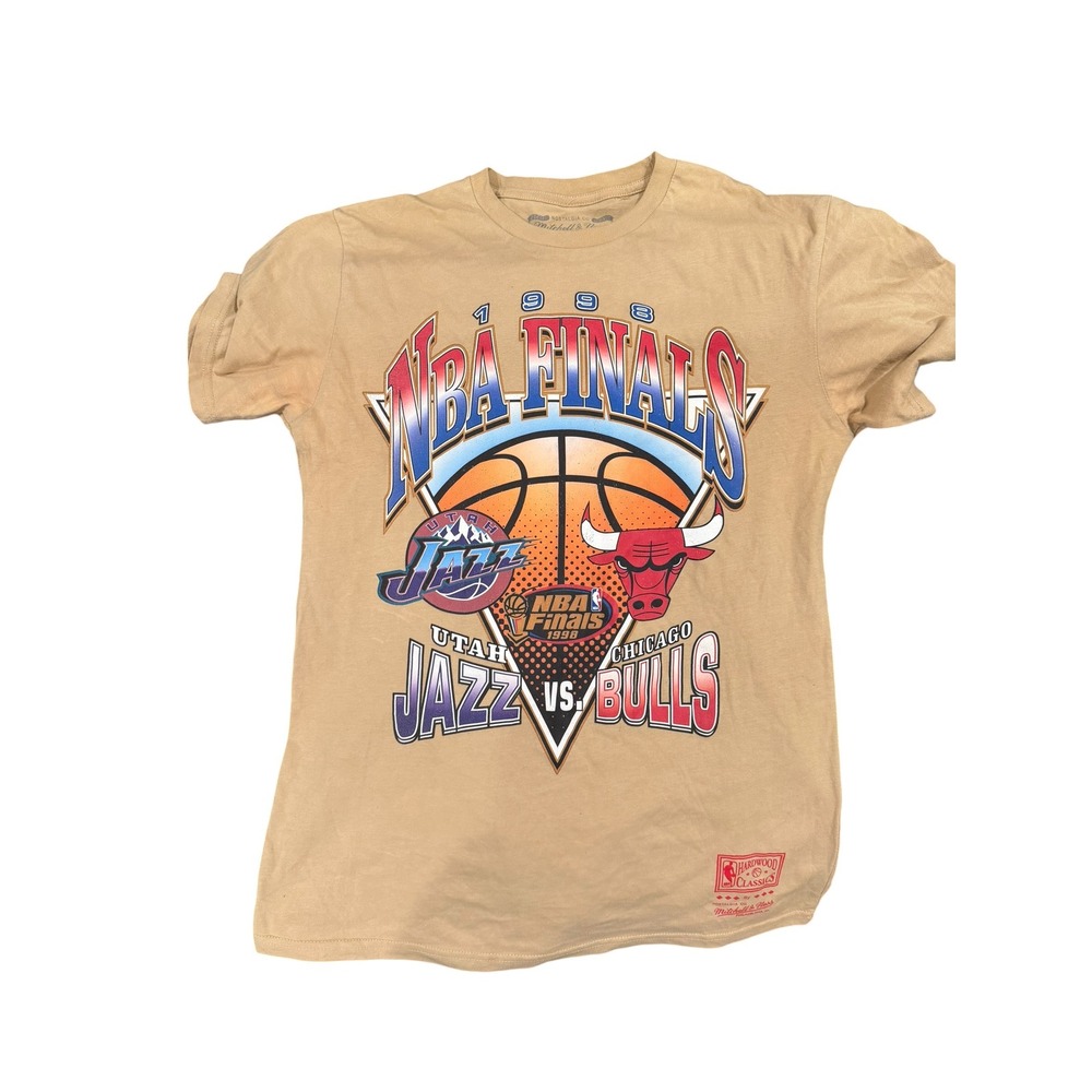 Mitchell & Ness 1998 NBA Finals Utah Jazz vs Chicago Bulls Tan T-Shirt Mens M
